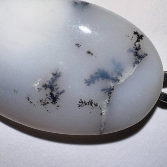 White Dendritic Agate Oval Pendant - Picture 4 of 11